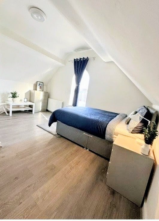 Room Diana Street in Liverpool