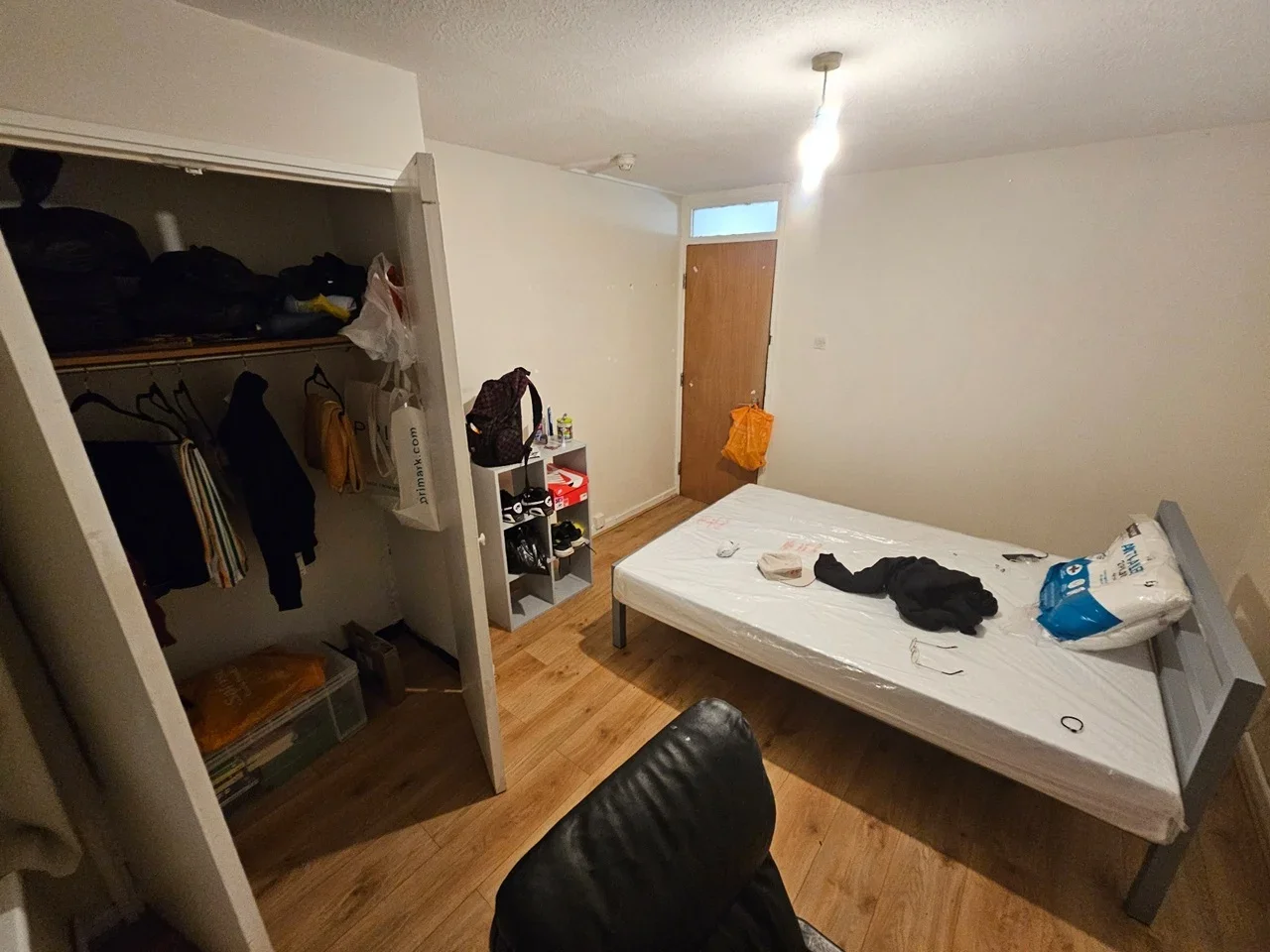 Room Bruce Road in Greater London