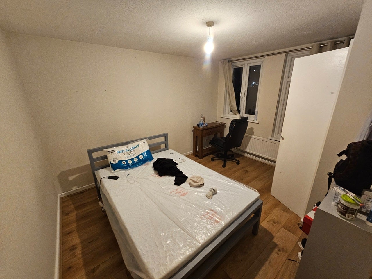 Room Bruce Road in Greater London