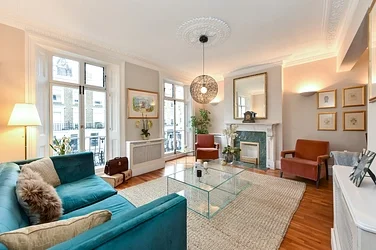 Flat Milner Street in Greater London