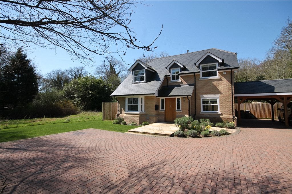 House Brighton Road in Reigate and Banstead