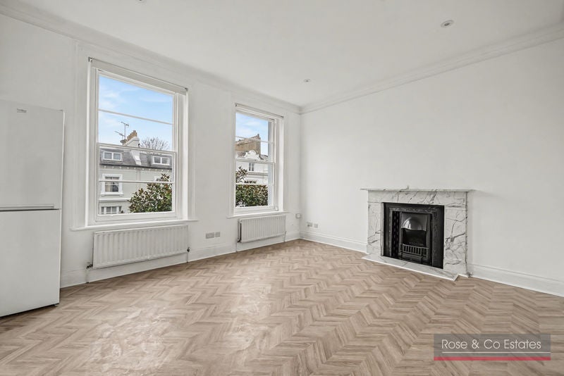 Flat Priory Road in Greater London