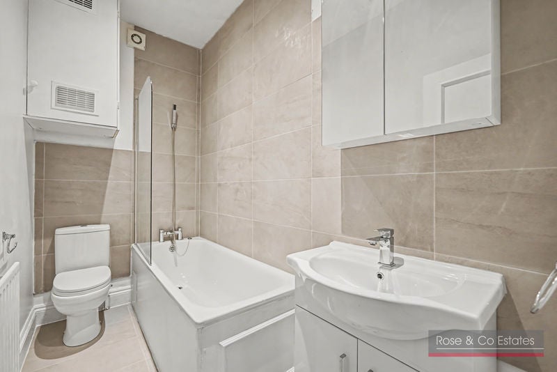 Flat Priory Road in Greater London