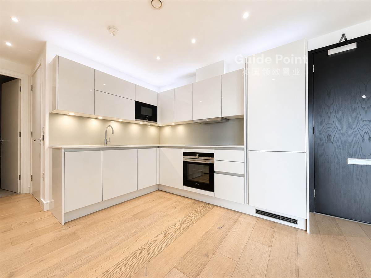 Flat Limeharbour in Greater London
