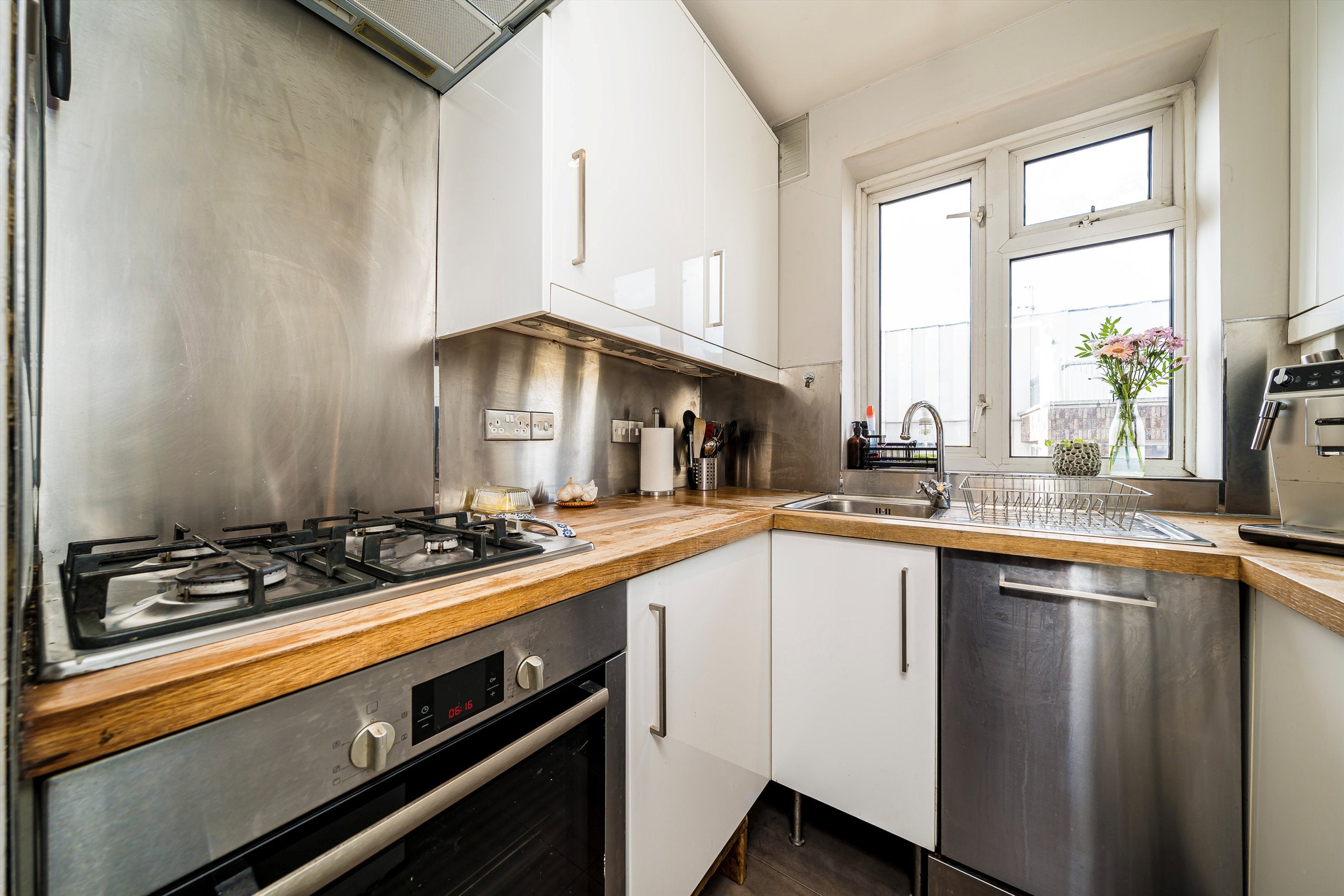 Flat Jamaica Road in Greater London