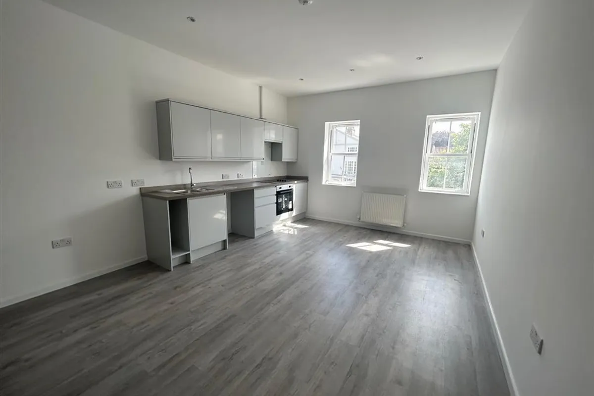 Flat Tickhill Road in Doncaster