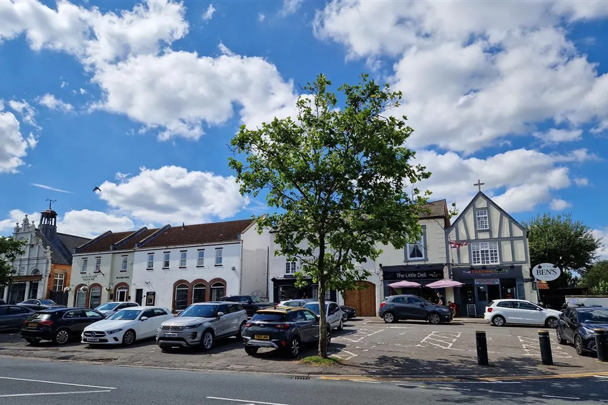Flat Tickhill Road in Doncaster
