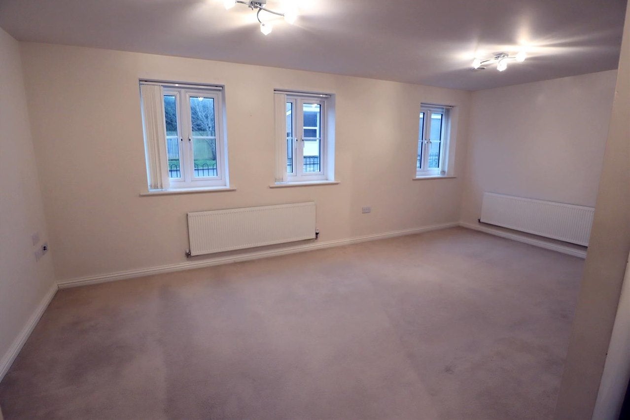 Flat John Clare Close in Oakham