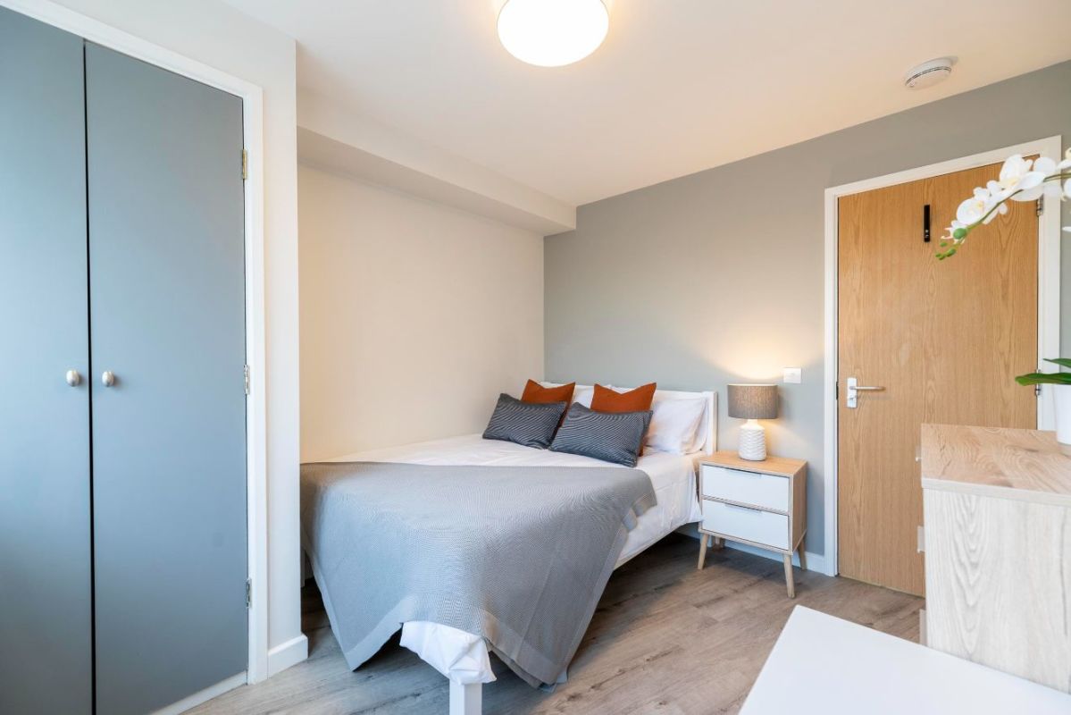 Flat Falconar Street in Newcastle upon Tyne
