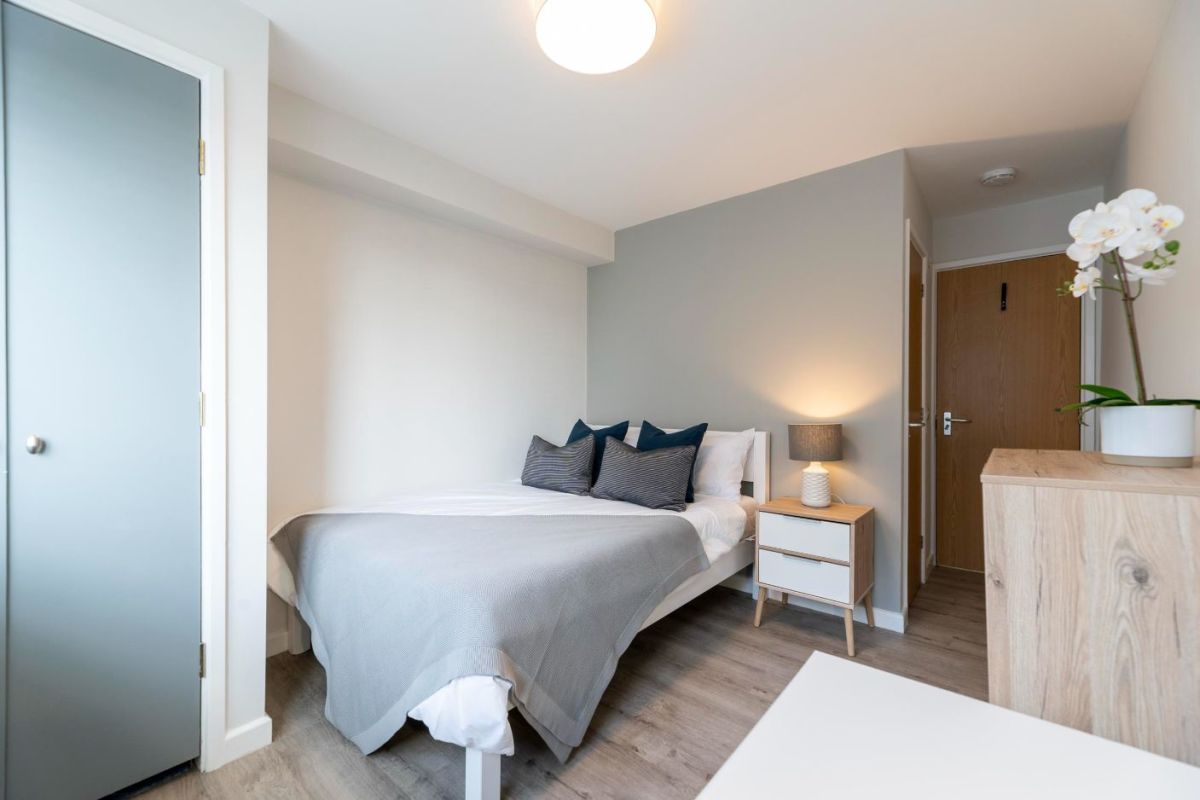 Flat Falconar Street in Newcastle upon Tyne