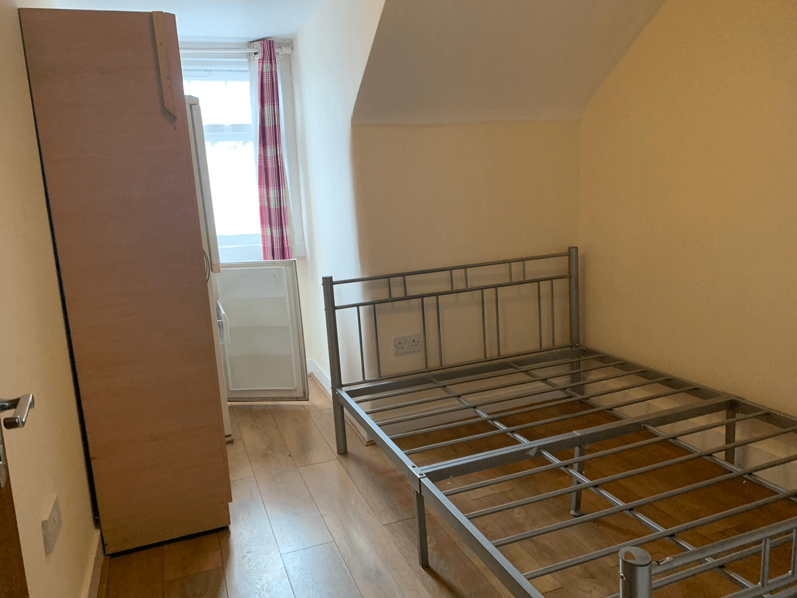 Room Green Lane in Greater London