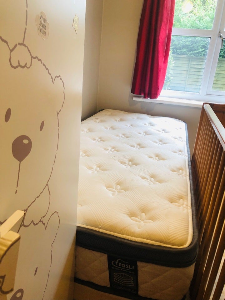 Room Amberry Court in Harlow