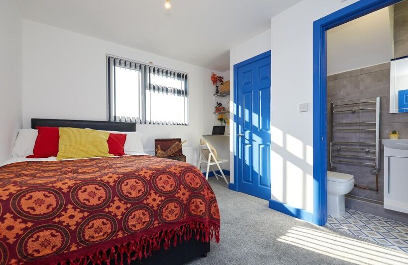 Room Dean Street in Coventry