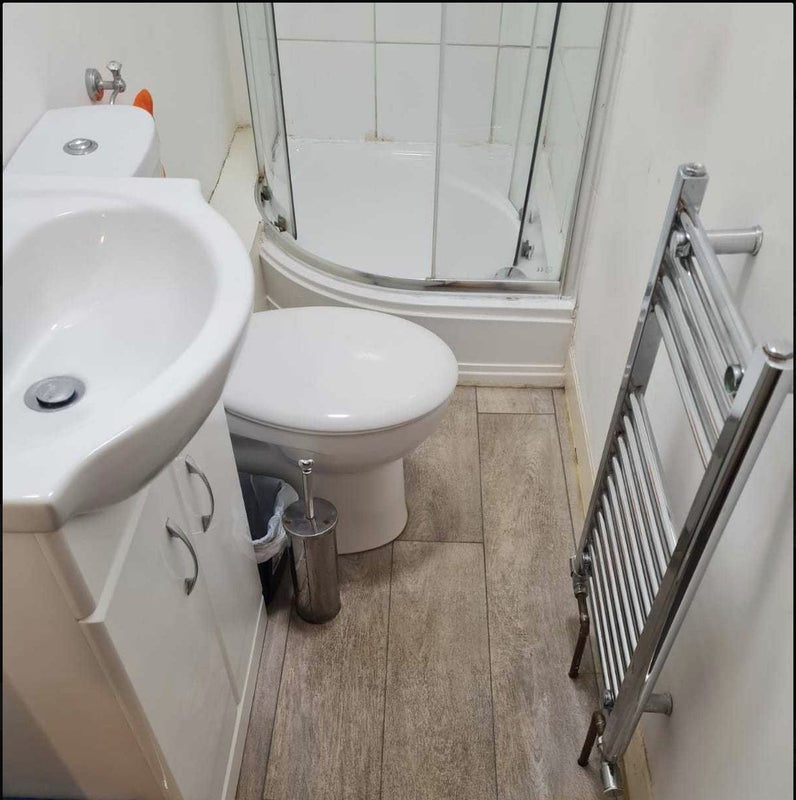 Room Bath Street in Stoke-on-Trent