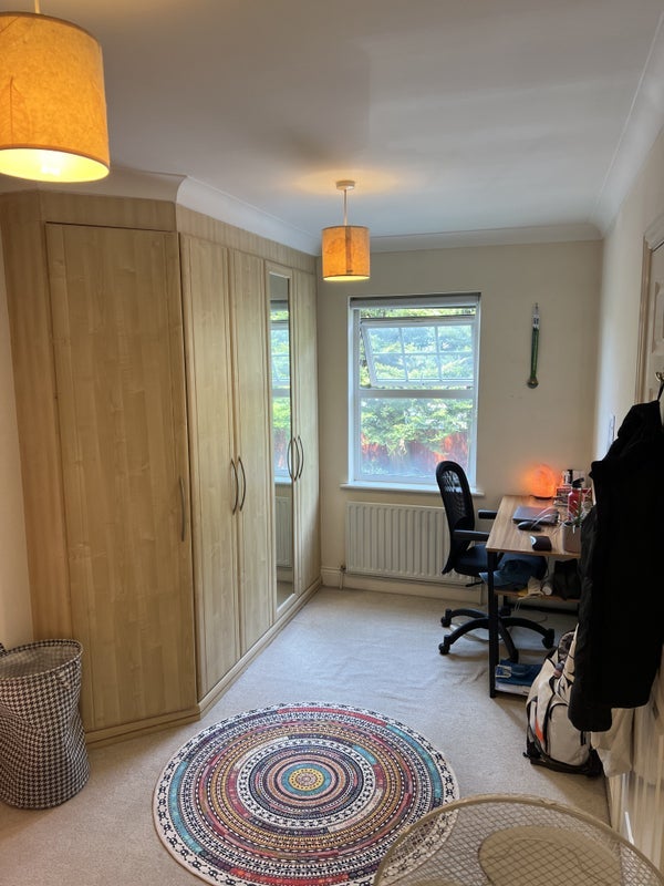 Room Worple Road in Greater London