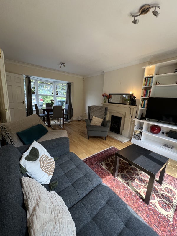 Room Worple Road in Greater London