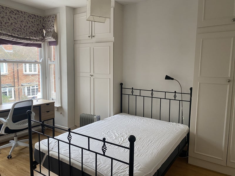 Room Fielding Road in Greater London