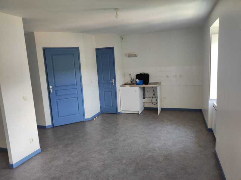Appartement Place de la Halle à Blesle