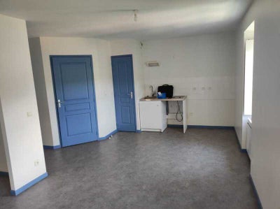 Flat Place de la Halle in Blesle