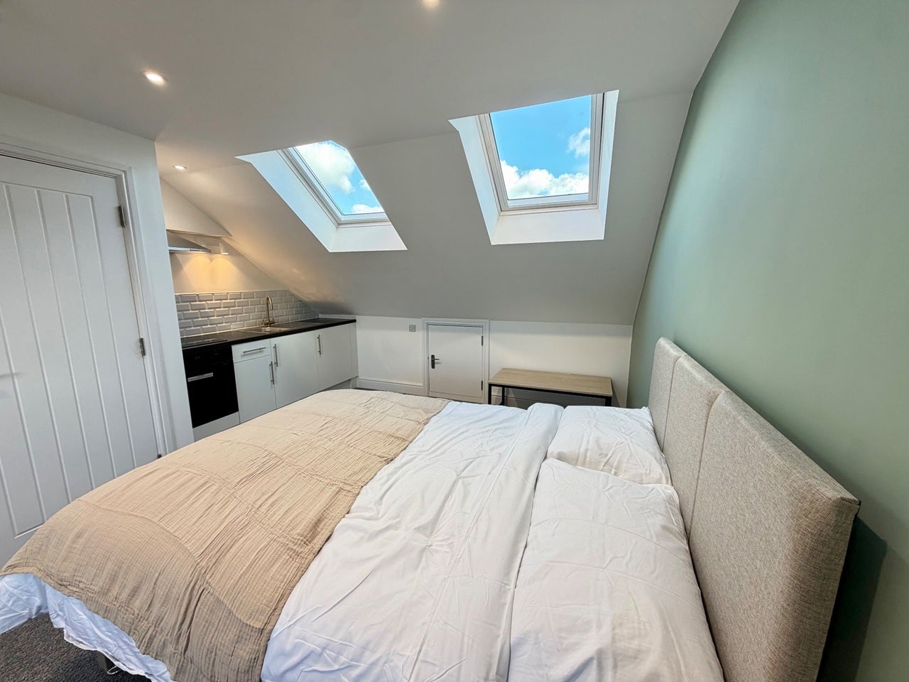 Room Durnsford Road in Greater London