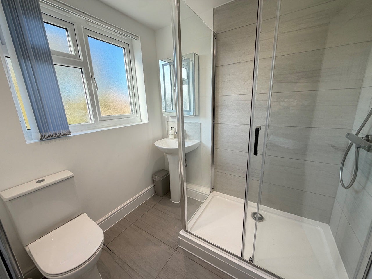 Room Durnsford Road in Greater London