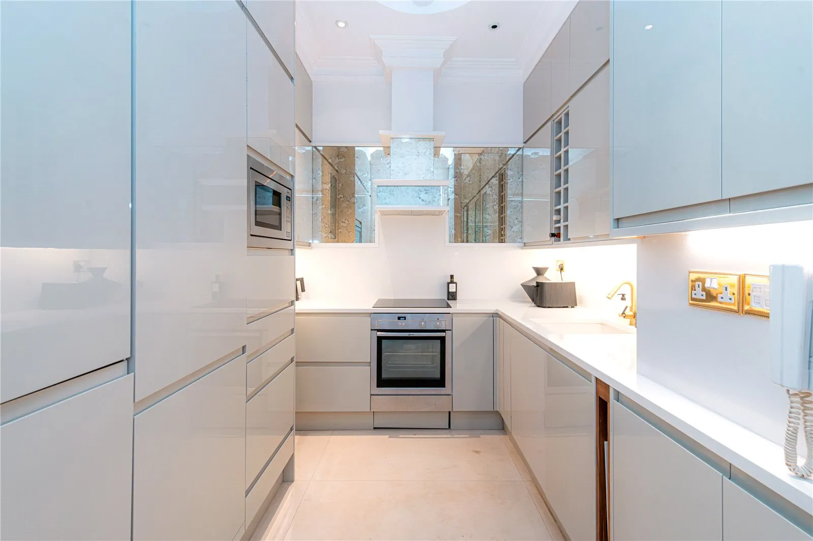 Flat Upper Brook Street in City of Westminster