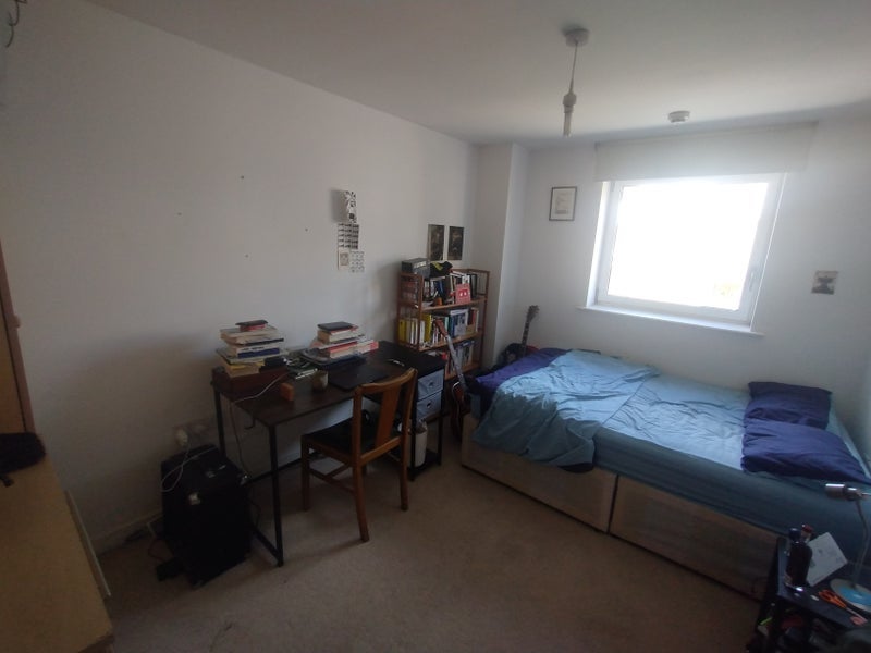 Room Tredegar Road in Greater London