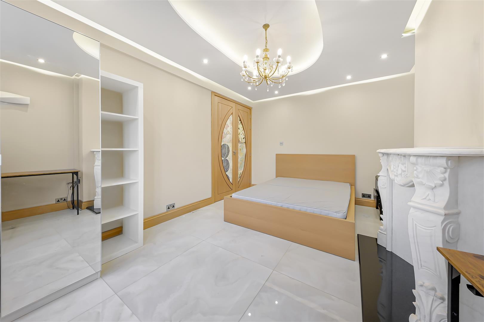 Flat Wellington Place in City of Westminster