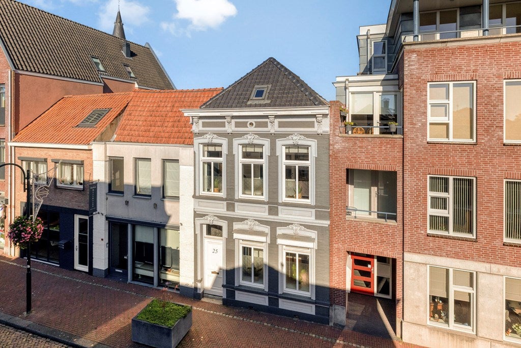 Huis Grote Kerkstraat 25 in Steenbergen