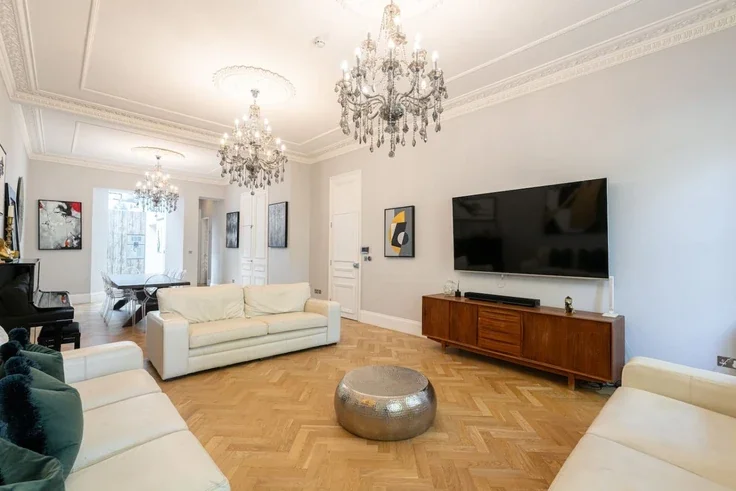 House Eccleston Square in City of Westminster