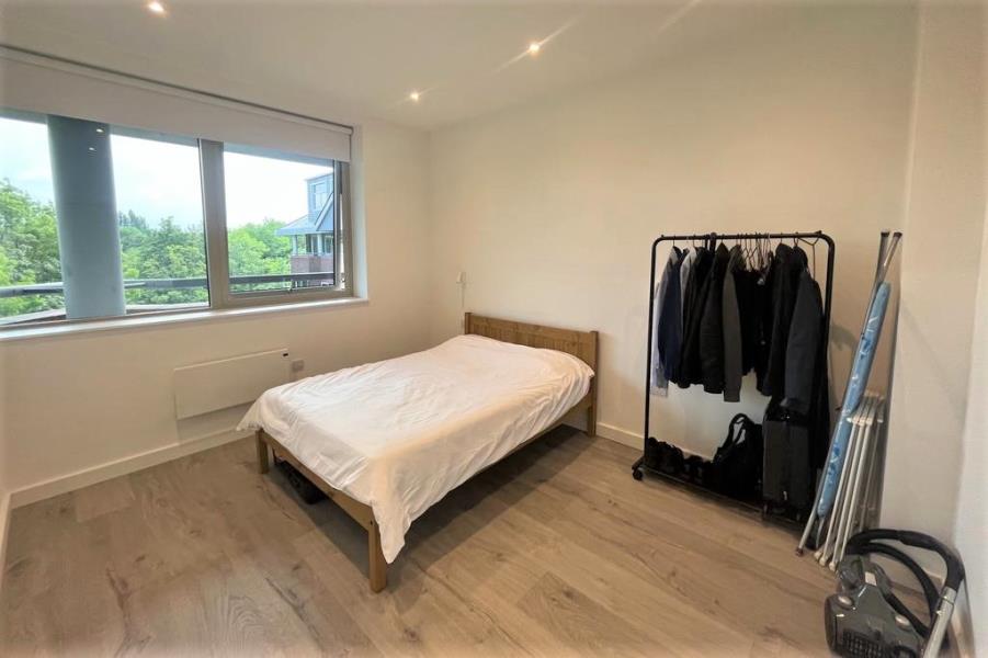Flat Ladymead in Guildford