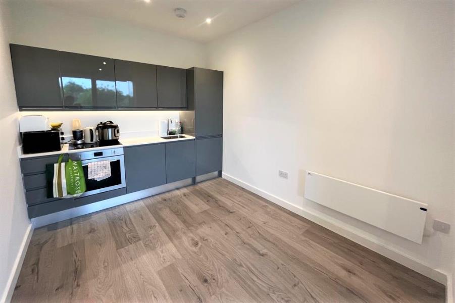 Flat Ladymead in Guildford