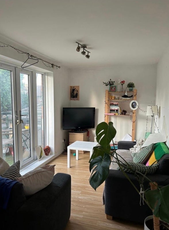 Room Rotherhithe New Road in Greater London