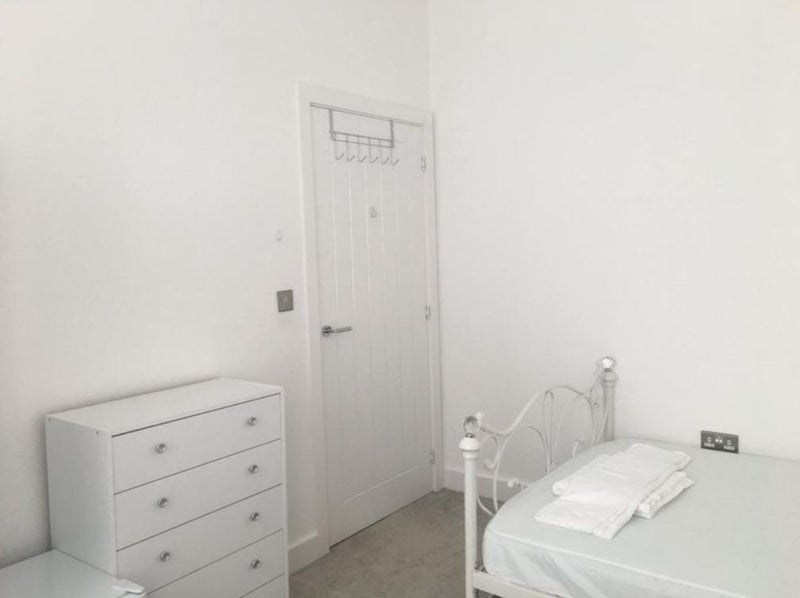 Room Ashton Old Road in Manchester