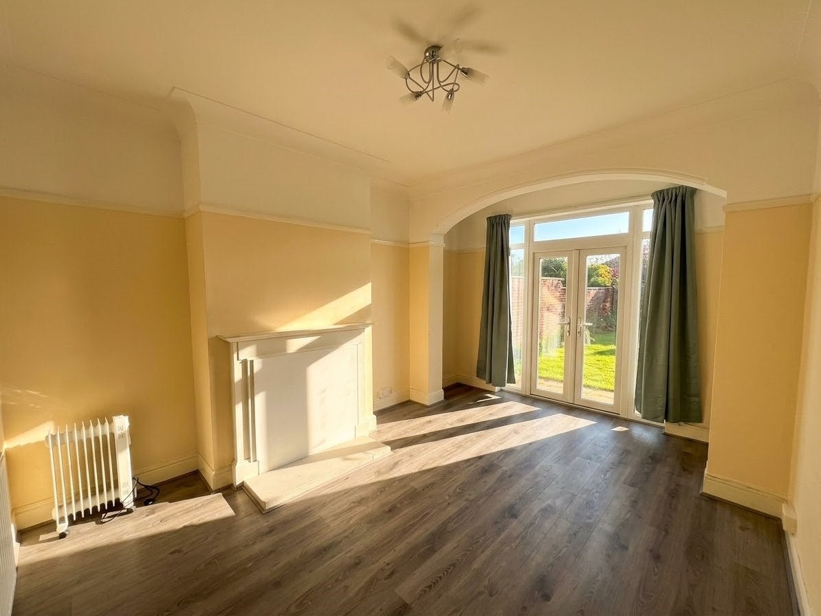 House Ridgeway Gardens in Greater London