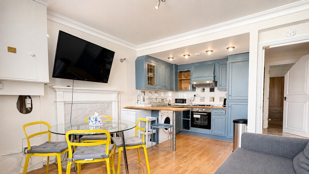 Flat Lexham Gardens in Greater London
