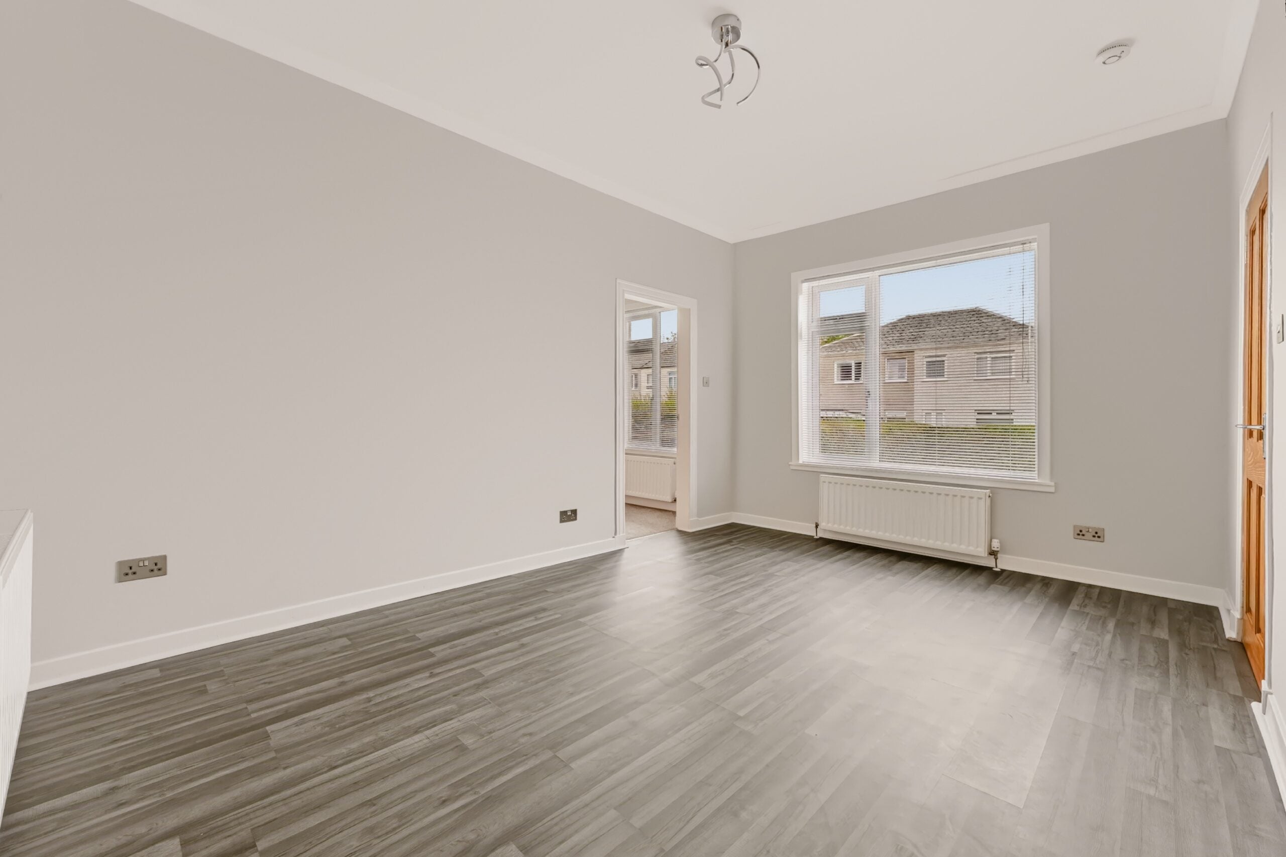 Flat Ashcroft Drive in Glasgow