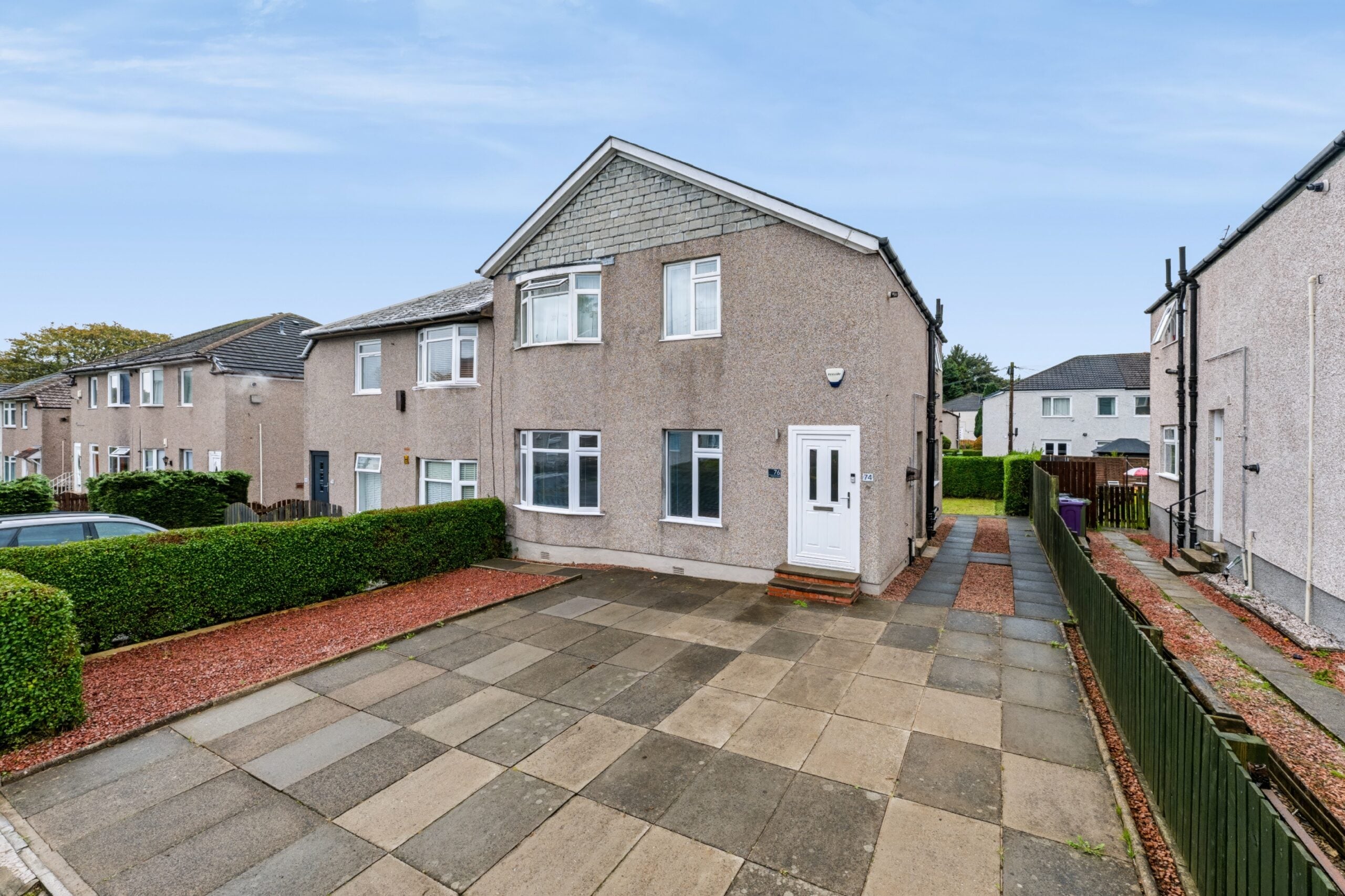 Flat Ashcroft Drive in Glasgow
