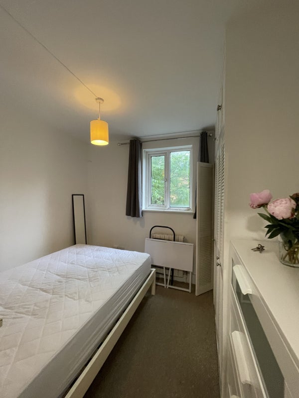 Room Sulgrave Road in Greater London