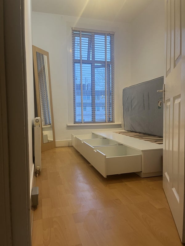 Room James Lane in Greater London