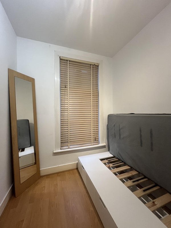 Room James Lane in Greater London