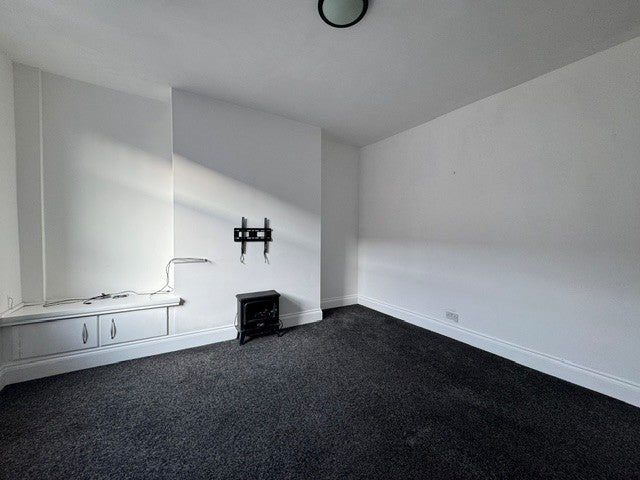 Flat Gordon Street in Leigh