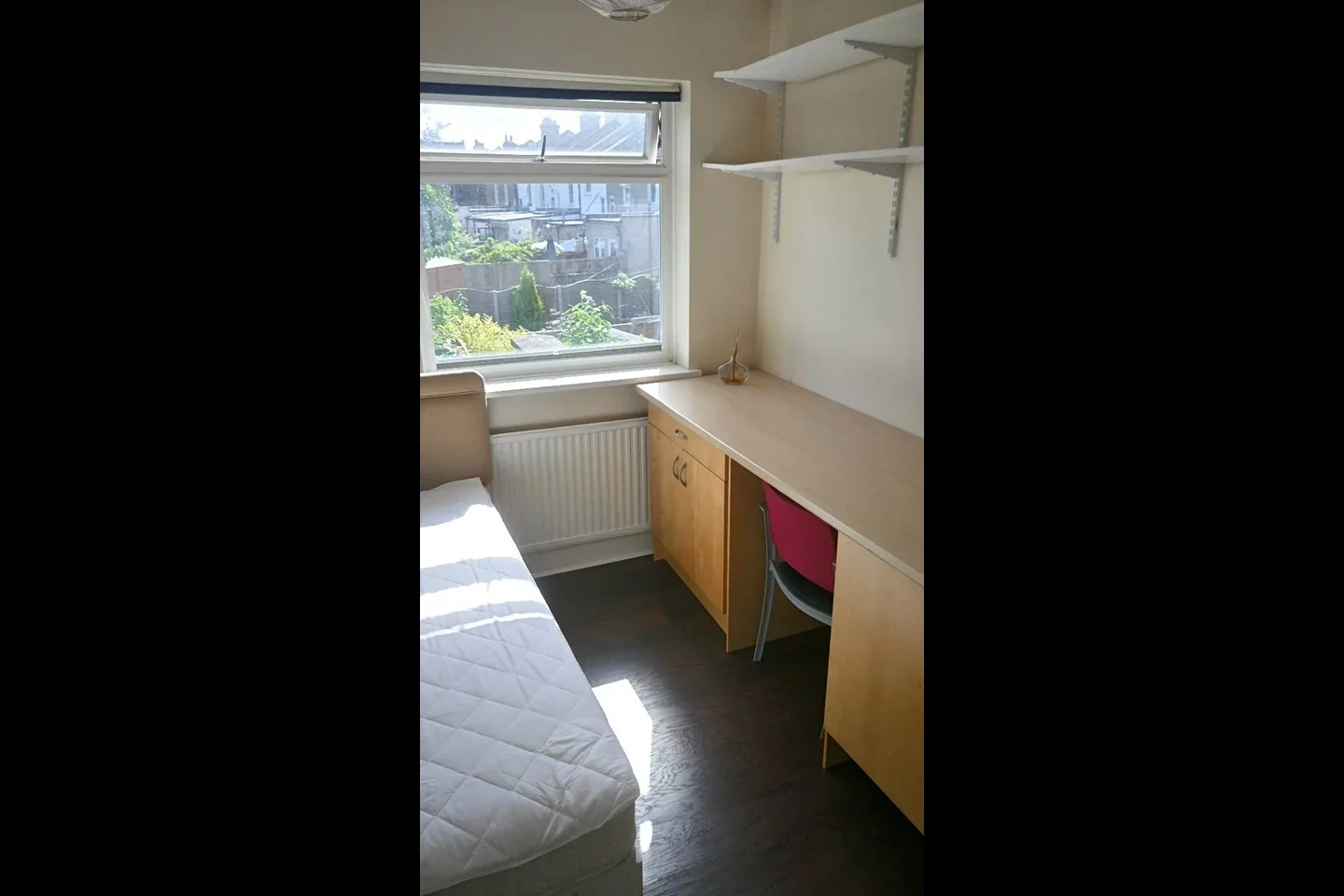 Room Crown Lane in Greater London