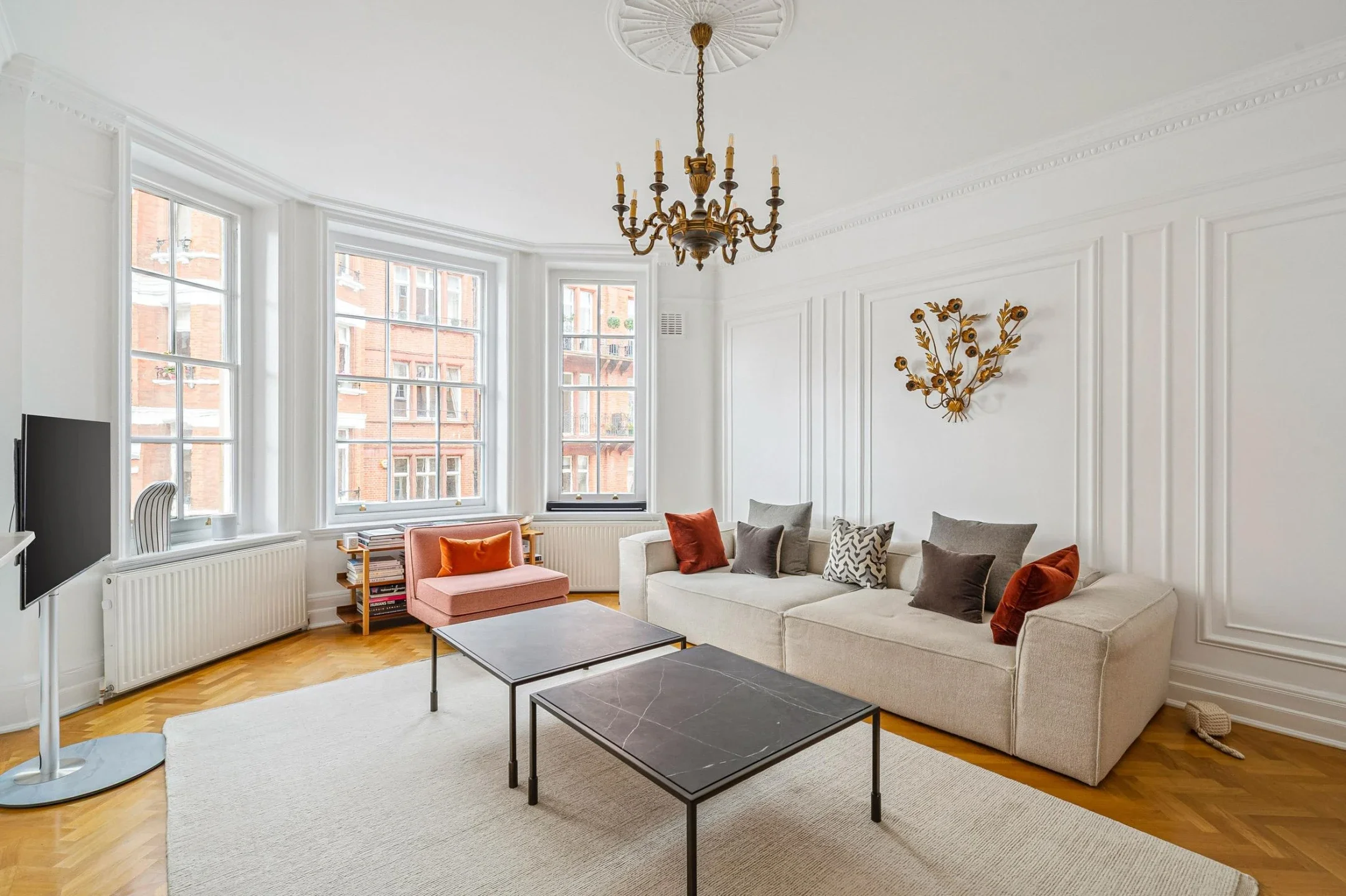 Flat Palace Court in City of Westminster