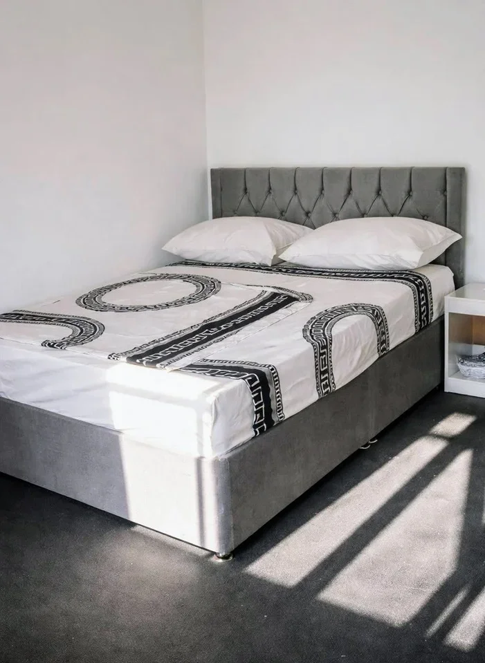 Room High Road Leyton in Greater London
