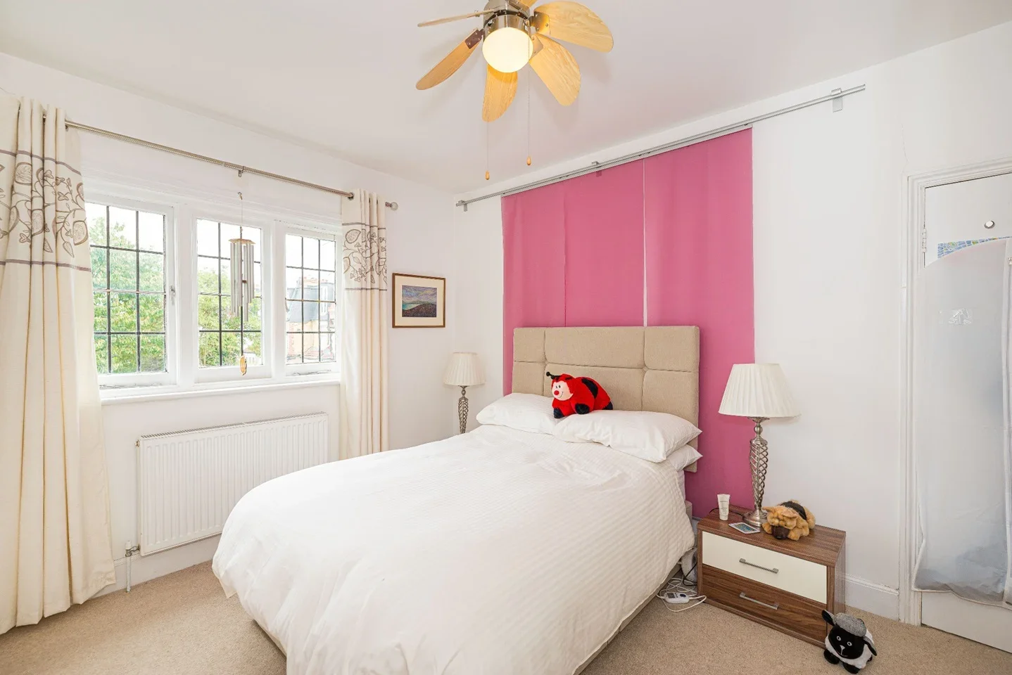 Flat Bruce Hall Mews in Greater London