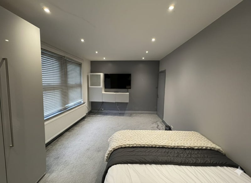 Room Sherringham Avenue in Greater London