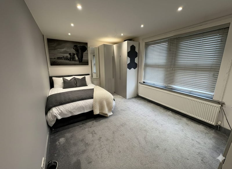 Room Sherringham Avenue in Greater London