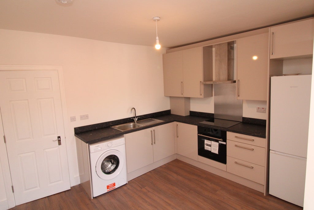 Flat Woodfield Road in Birmingham