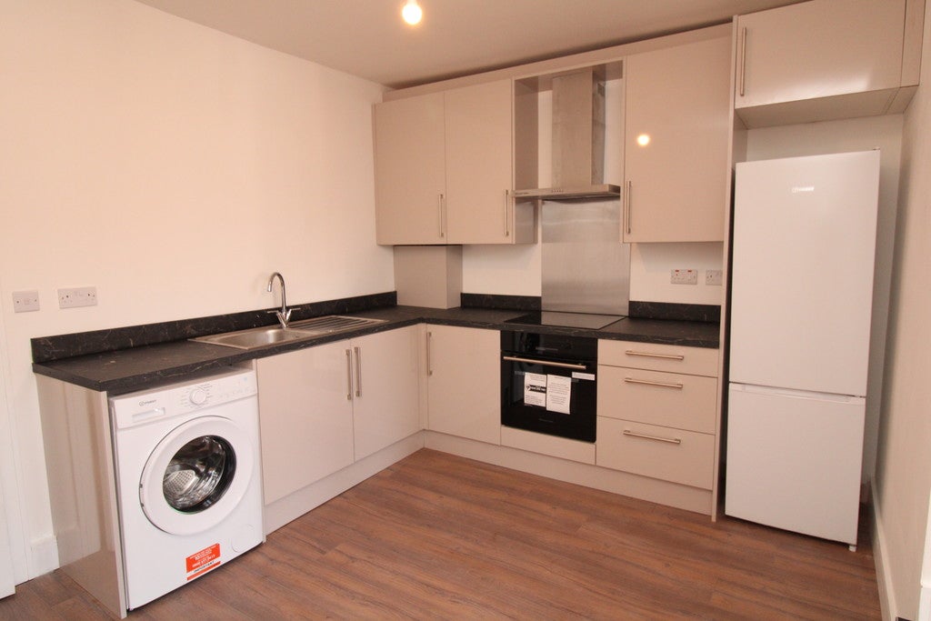 Flat Woodfield Road in Birmingham
